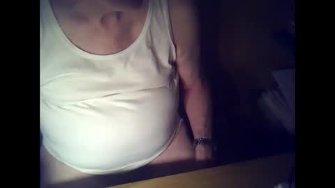 Snapshot of bekklove1 chatting on September 2025 04:01:01 PM bekklove1 online show from September 2025 04:01:01 PM