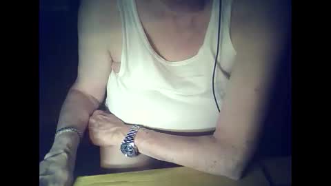Snapshot of bekklove1 chatting on October 2025 04:40:02 PM bekklove1 online show from October 2025 04:40:02 PM