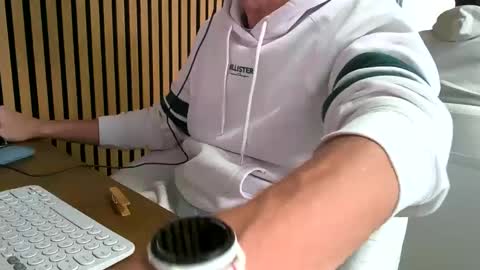 Snapshot of belami_france chatting on October 2025 08:12:01 AM SexFriendFrance online show from October 2025 08:12:01 AM