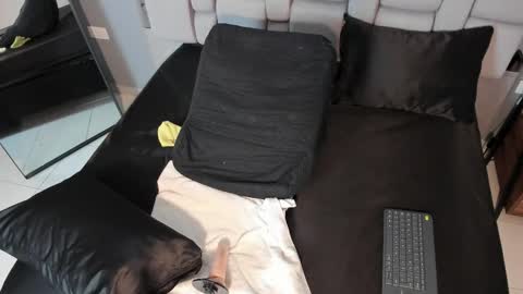 Snapshot of belanny_ chatting on December 2025 03:56:02 AM Bella online show from December 2025 03:56:02 AM