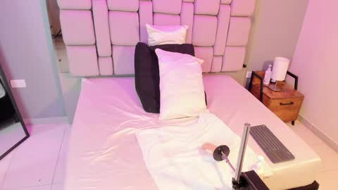 Snapshot of belanny_ chatting on December 2025 03:55:02 AM Bella online show from December 2025 03:55:02 AM