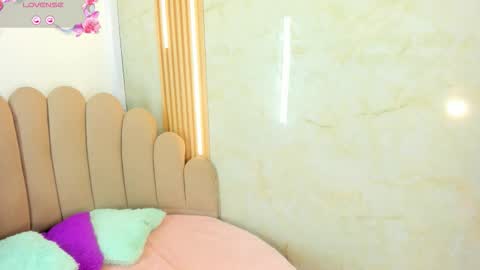 Belkilima  online show from November 2025 01:33:02 PM