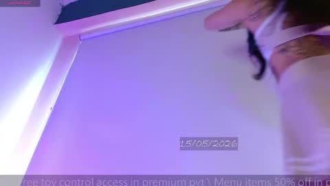 Snapshot of bell_art chatting on May 2026 02:46:01 PM online show from May 2026 02:46:01 PM
