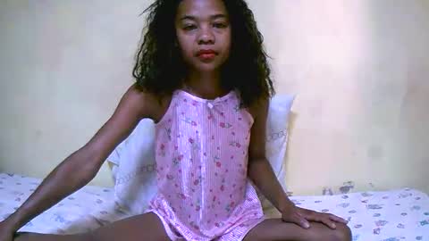 Snapshot of bella193999 chatting on December 2024 04:42:02 AM bella193999 online show from December 2024 04:42:02 AM