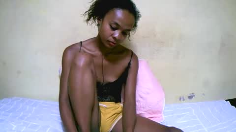 Snapshot of bella193999 chatting on December 2024 06:23:02 PM bella193999 online show from December 2024 06:23:02 PM