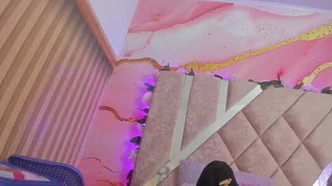 Snapshot of bella__sweets chatting on February 2026 10:31:02 AM Melanie online show from February 2026 10:31:02 AM