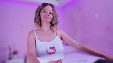 Snapshot of bella_adams_ chatting on January 2025 10:31:02 PM isabella online show from January 2025 10:31:02 PM