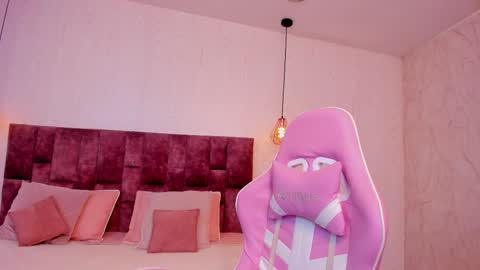 BELLA CLARCK online show from November 2025 11:35:01 PM