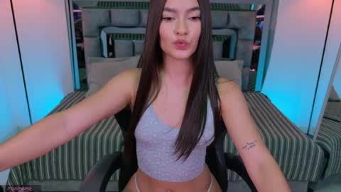 Bella  online show from April 2026 04:00:01 PM