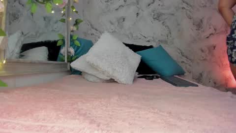 Dessi  online show from January 2026 01:49:01 PM