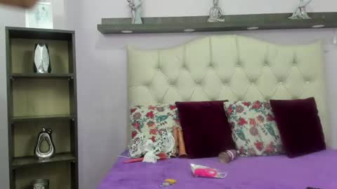 Snapshot of bella_ebony19 chatting on June 2026 11:19:01 AM bella_ebony19 online show from June 2026 11:19:01 AM