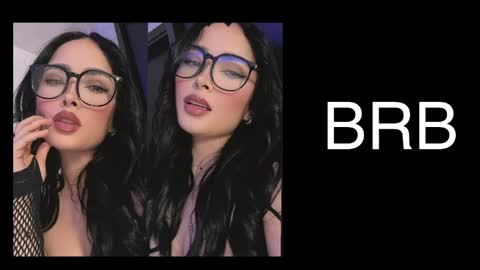 Snapshot of bella_hamilton chatting on May 2026 01:45:02 AM bella_hamilton online show from May 2026 01:45:02 AM