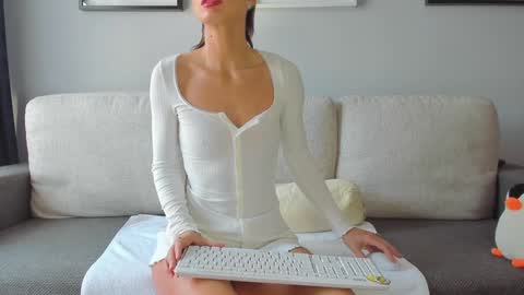 Anna  online show from February 2025 08:42:01 AM