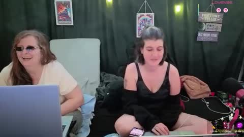 Snapshot of bella_james_1988 chatting on November 2025 05:23:02 PM Bella James online show from November 2025 05:23:02 PM