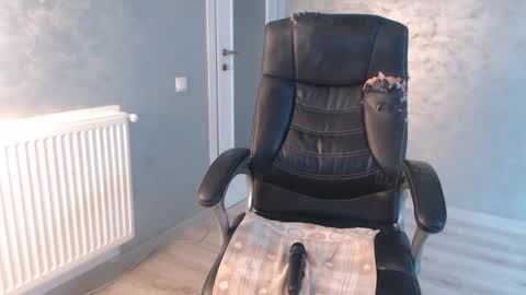      online show from December 2024 09:01:02 AM