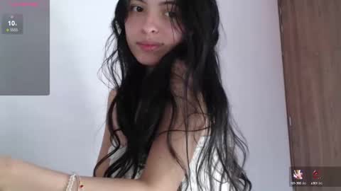 Snapshot of bella_musee chatting on December 2024 05:13:01 PM online show from December 2024 05:13:01 PM