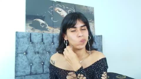 Snapshot of bella_poisonous chatting on October 2025 11:00:02 PM Bella online show from October 2025 11:00:02 PM