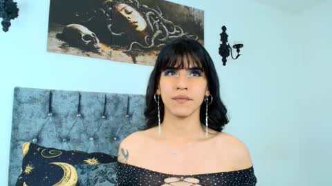 Snapshot of bella_poisonous chatting on October 2025 06:52:01 PM Bella online show from October 2025 06:52:01 PM