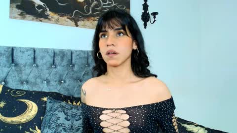 Snapshot of bella_poisonous chatting on October 2025 12:58:01 AM Bella online show from October 2025 12:58:01 AM