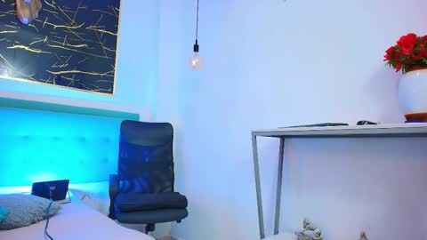 Snapshot of bella_salvatore chatting on November 2025 08:40:02 PM online show from November 2025 08:40:02 PM