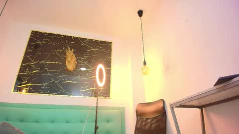 Snapshot of bella_salvatore chatting on November 2025 09:25:02 PM online show from November 2025 09:25:02 PM