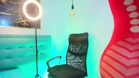 Snapshot of bella_salvatore chatting on December 2025 08:25:01 PM online show from December 2025 08:25:01 PM