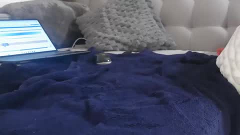 Snapshot of bella_sexy_feet chatting on February 2025 10:59:02 AM bella_sexy_feet online show from February 2025 10:59:02 AM