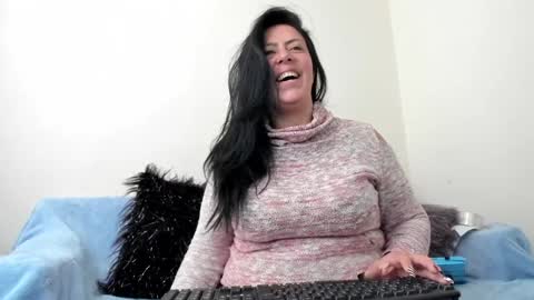 Snapshot of bella_smit_ chatting on December 2024 05:20:02 PM Bella Smith online show from December 2024 05:20:02 PM