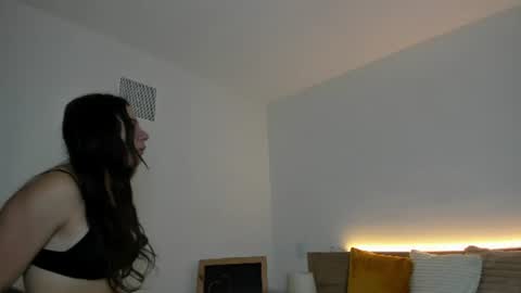 Snapshot of bella_sumers chatting on June 2026 04:17:02 PM Bella online show from June 2026 04:17:02 PM