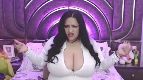 Snapshot of bella_taylor_a chatting on September 2025 11:52:01 PM Bella Taylore online show from September 2025 11:52:01 PM