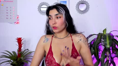 Snapshot of bella_thorne3 chatting on January 2025 03:09:01 AM Bella online show from January 2025 03:09:01 AM