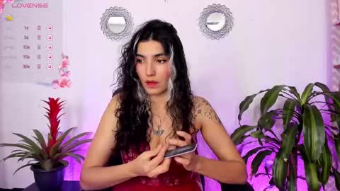 Snapshot of bella_thorne3 chatting on March 2025 09:57:01 PM Bella online show from March 2025 09:57:01 PM