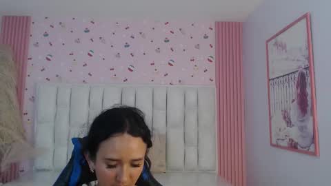 Bella online show from November 2025 08:08:02 PM