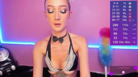 Bella White online show from January 2026 01:04:01 PM