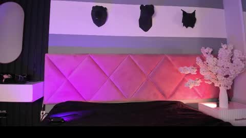 Snapshot of bella_williiams_ chatting on November 2025 12:16:01 PM Bella online show from November 2025 12:16:01 PM