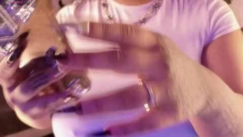 Snapshot of bellaa_miller chatting on December 2025 11:08:01 AM Bella online show from December 2025 11:08:01 AM