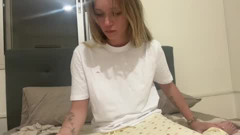 Bella Bloom online show from May 2026 07:11:02 PM