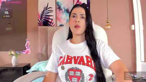 Snapshot of bellaclaiir chatting on November 2025 02:50:02 PM Bella Clair online show from November 2025 02:50:02 PM