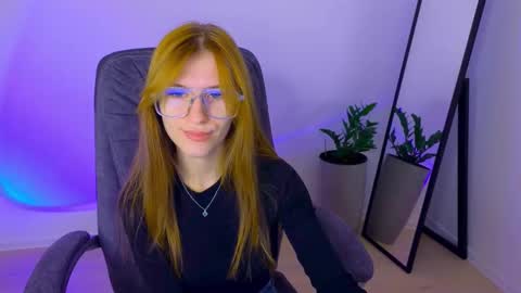 Snapshot of bellafoxi chatting on September 2025 11:37:01 AM BellaFoxi online show from September 2025 11:37:01 AM