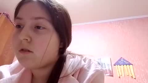 Snapshot of bellahadid8 chatting on November 2025 12:38:01 PM Charming Hamster online show from November 2025 12:38:01 PM