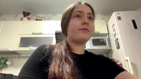 Snapshot of bellahadid8 chatting on December 2025 06:24:02 PM Charming Hamster online show from December 2025 06:24:02 PM