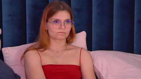 Snapshot of bellamarebelle chatting on September 2025 04:43:02 PM BellaMarebelle online show from September 2025 04:43:02 PM