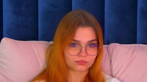 Snapshot of bellamarebelle chatting on October 2025 04:46:01 AM BellaMarebelle online show from October 2025 04:46:01 AM