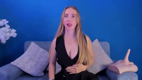 Snapshot of bellamariex chatting on November 2025 09:20:01 PM Bella Marie online show from November 2025 09:20:01 PM