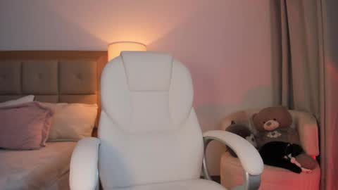 Bella Mia online show from November 2025 11:46:01 PM