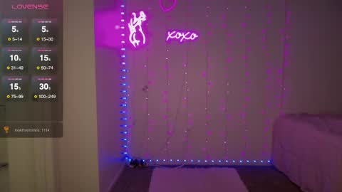 Bella Monroe online show from April 2026 06:19:01 AM