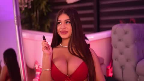 Bella online show from December 2025 06:05:02 PM