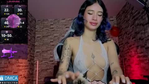   online show from October 2025 04:35:01 PM