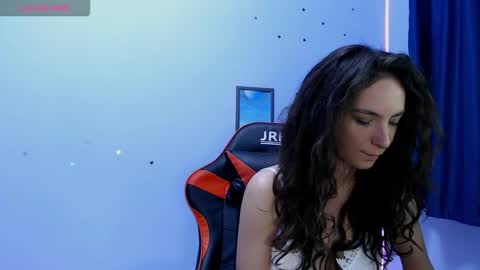 bellaqueen0701 online show from September 2025 03:56:02 PM