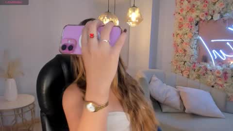 Snapshot of bellarosex1 chatting on February 2026 05:23:02 AM Bella Rose online show from February 2026 05:23:02 AM